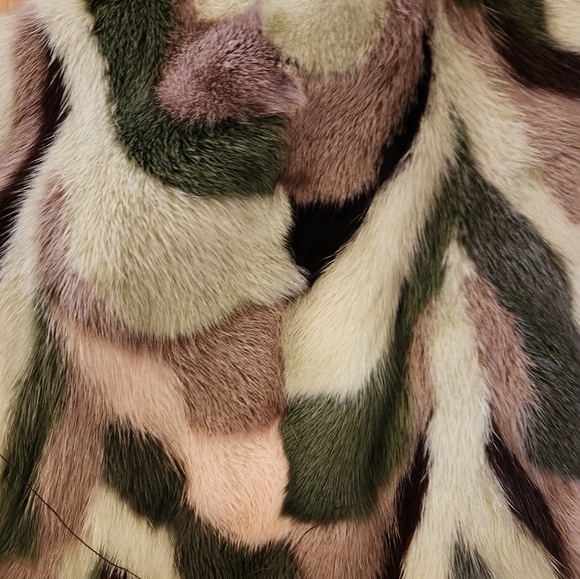 Mink jacket with hood - Picture 9 of 9